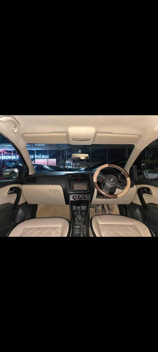 https://images10.gaadi.com/usedcar_image/4388867/original/processed_073a2888ce811c23cf1ccf4c7563f528.jpg?imwidth=6402