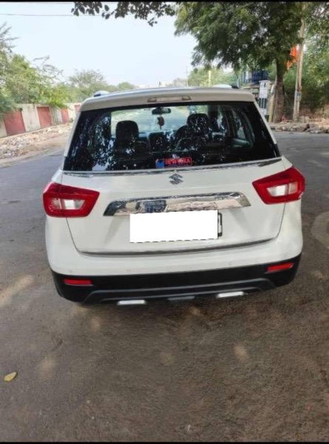 https://images10.gaadi.com/usedcar_image/4388917/original/processed_4dd9132e-d1d2-4f23-9fa0-c8c7caa7c733.jpeg?imwidth=6402