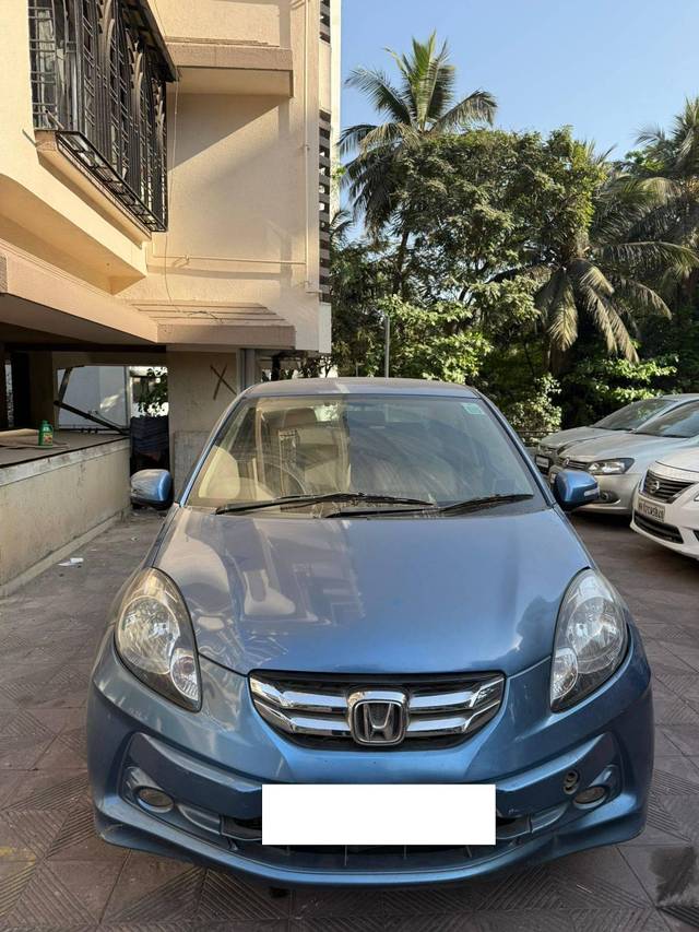 https://images10.gaadi.com/usedcar_image/4388930/original/processed_1c542e650e730526742d9b5308fceab6.jpg?imwidth=6402