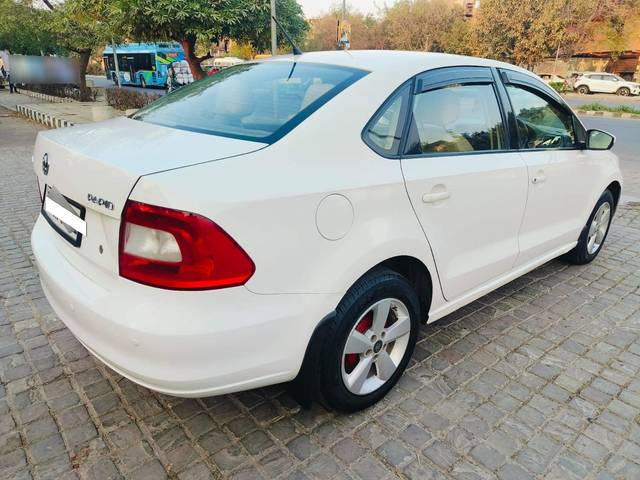 https://images10.gaadi.com/usedcar_image/4388956/original/processed_9f4891057e851616e84c6c7eaf19538f.jpg?imwidth=6402