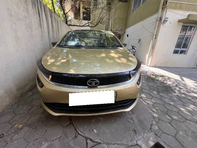 https://images10.gaadi.com/usedcar_image/4389074/original/processed_d6900645-d4cc-451d-a680-80daf6098b44.jpg?imwidth=6400