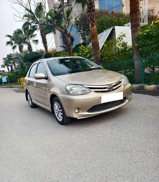 https://images10.gaadi.com/usedcar_image/4389098/original/processed_86be75dc23ef0676b6027cc723f9f07e.jpg?imwidth=6400