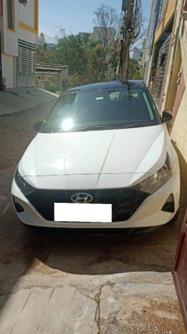 https://images10.gaadi.com/usedcar_image/4389123/original/05d11bcc0aabbd524f08af814d6e6a57.jpeg?imwidth=6400