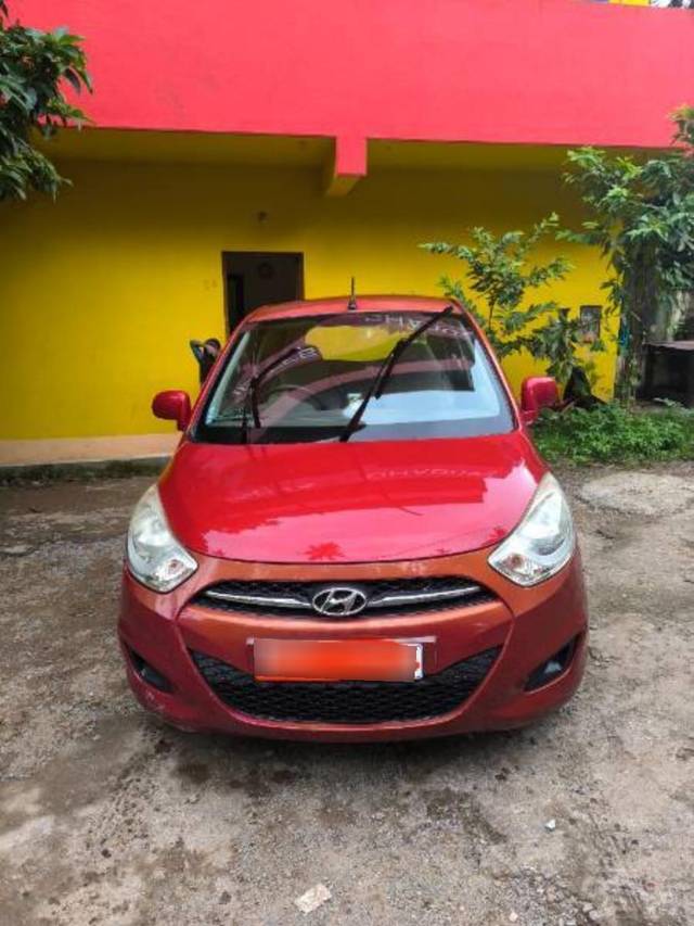 https://images10.gaadi.com/usedcar_image/4389223/original/processed_ab89a45b-1726-46b5-8912-1e50498bc55a.jpg?imwidth=6402