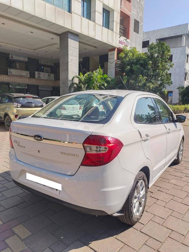 https://images10.gaadi.com/usedcar_image/4389235/original/processed_5c1c7d41751175e4b1457442378614da.jpg?imwidth=6402