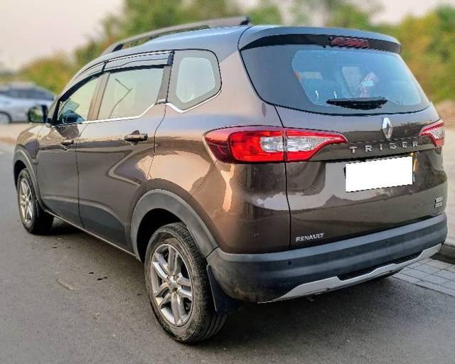 https://images10.gaadi.com/usedcar_image/4389245/original/e5dc78df761fd2091661aaea50815557.jpg?imwidth=6402