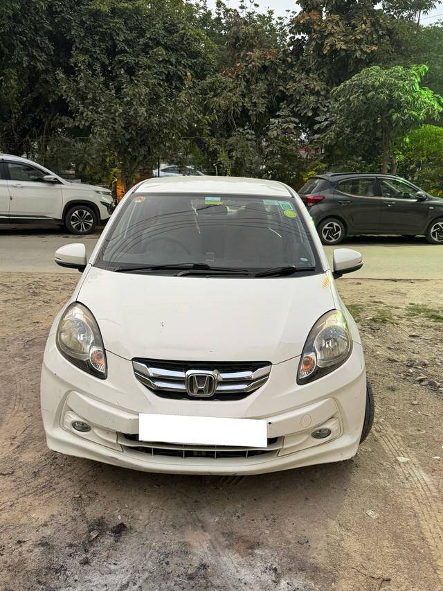 https://images10.gaadi.com/usedcar_image/4389321/original/00526b1e75a9df2c51d24b3c1d8527fc.jpg?imwidth=6400