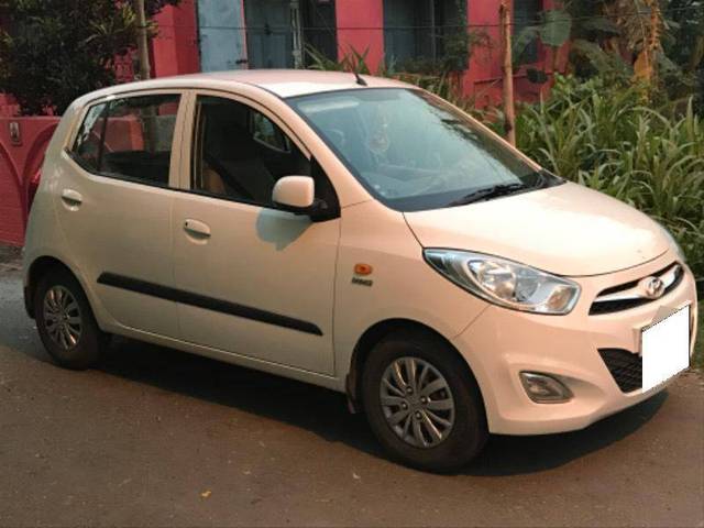 https://images10.gaadi.com/usedcar_image/4389335/original/1b92a550977c224f2b73ff0aa53b58cd.jpeg?imwidth=6400