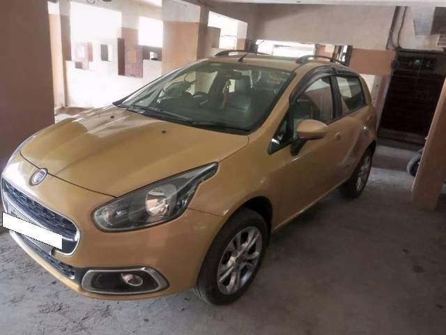 https://images10.gaadi.com/usedcar_image/4389392/original/processed_065d4d95-3bf0-47a8-902a-7ad517256fca.jpeg?imwidth=6400