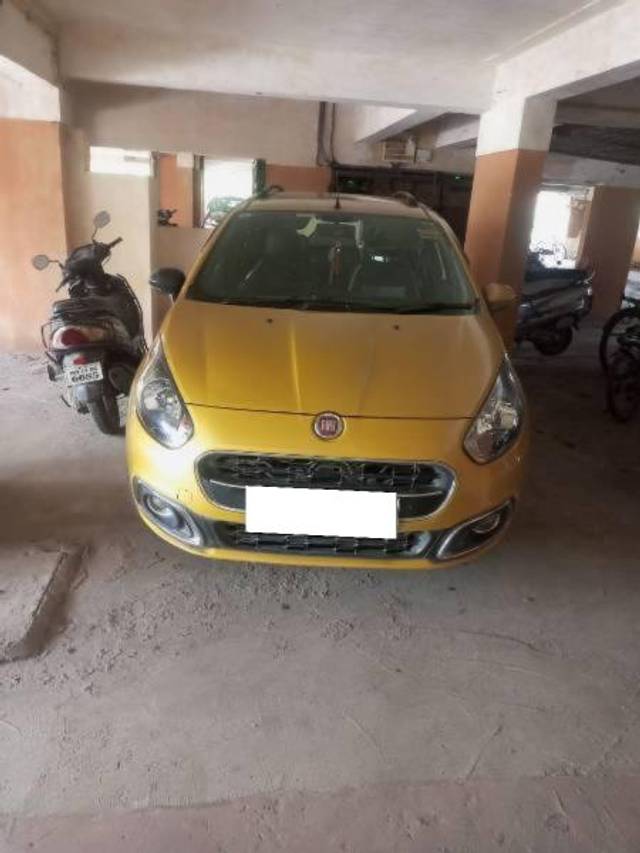 https://images10.gaadi.com/usedcar_image/4389392/original/processed_cba10101-e102-4240-a959-5237aeddf264.jpeg?imwidth=6402