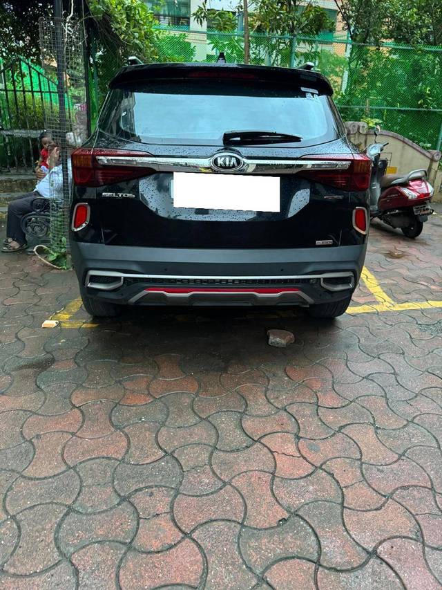 https://images10.gaadi.com/usedcar_image/4389506/original/ec22bbdb0450932719f679cff3c27daa.jpg?imwidth=6401