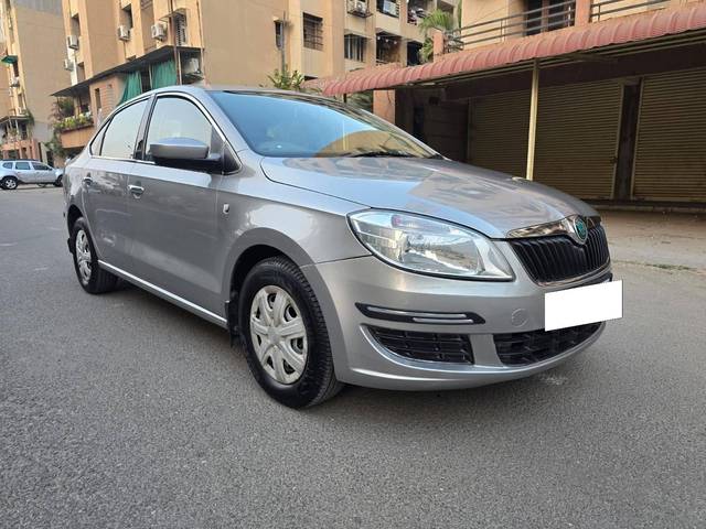 https://images10.gaadi.com/usedcar_image/4389545/original/processed_00f13043c006a217757514cb9fd5bb36.jpg?imwidth=6400