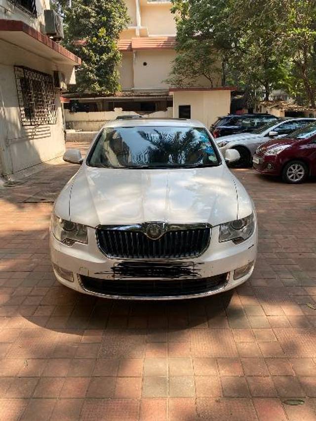 https://images10.gaadi.com/usedcar_image/4389734/original/8e2903850c811325e644aeedc4636380.jpg?imwidth=6400