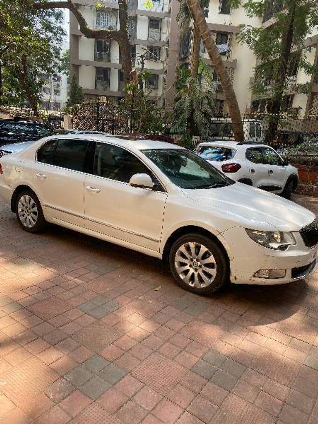 https://images10.gaadi.com/usedcar_image/4389734/original/9369e87d3409786dbc762739226c06f6.jpg?imwidth=6401