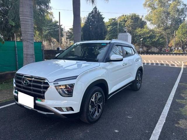 https://images10.gaadi.com/usedcar_image/4389763/original/processed_e93bfa40-907f-4b99-8299-0da0eabe0f81.jpeg?imwidth=6402