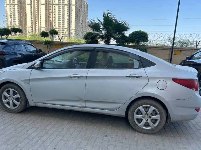 https://images10.gaadi.com/usedcar_image/4389771/original/68fe668a89859fbc3b3e5a26cf1ab82b.jpeg?imwidth=6402