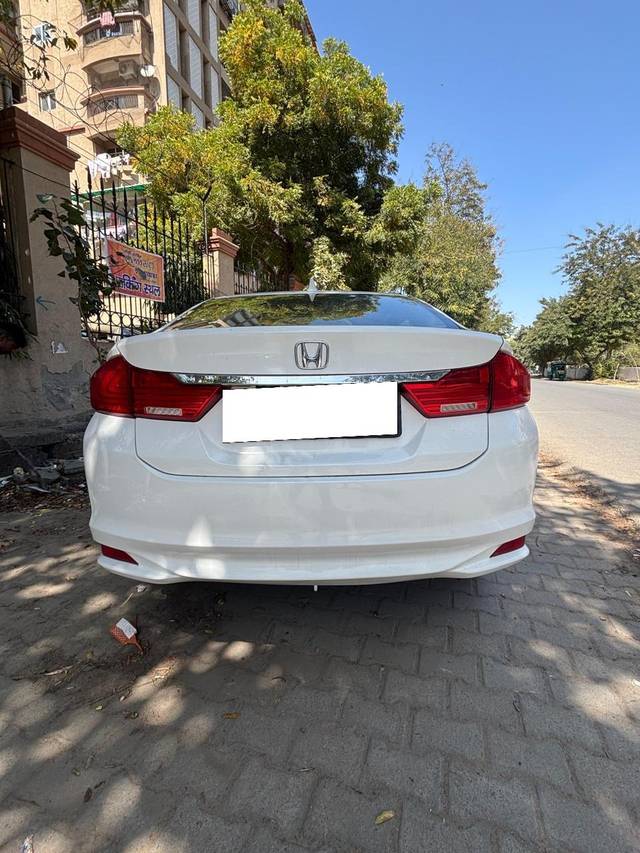 https://images10.gaadi.com/usedcar_image/4389785/original/processed_ed81e7847d01e5439e5f0f5806d90fe9.jpg?imwidth=6401