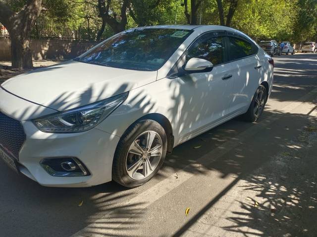 https://images10.gaadi.com/usedcar_image/4389826/original/1b72e876d5df8e9d9f378581b837de9e.jpg?imwidth=6400