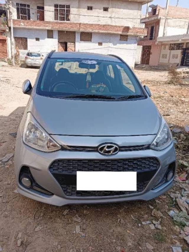 https://images10.gaadi.com/usedcar_image/4389850/original/processed_80cb5615-3cc0-4720-bfb2-008a498bb342.jpg?imwidth=6400