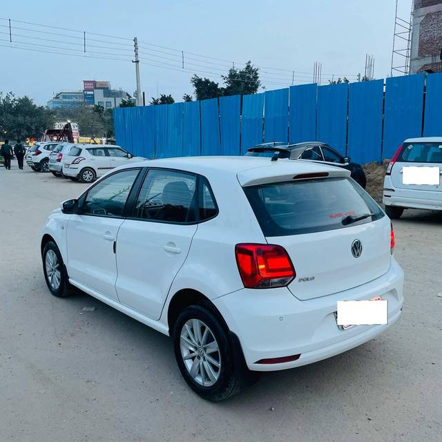 https://images10.gaadi.com/usedcar_image/4389857/original/processed_293e81ea3a1b54855b3fc095a89ddb9e.jpg?imwidth=6402