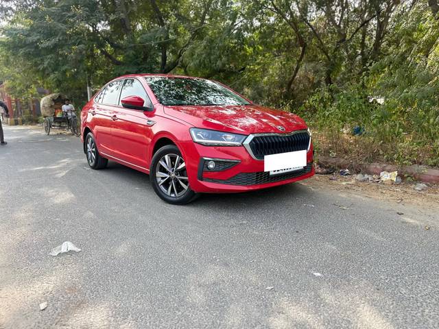 https://images10.gaadi.com/usedcar_image/4389888/original/processed_9ed48ebd-8783-4d24-97e4-e8be4379f546.jpg?imwidth=6400