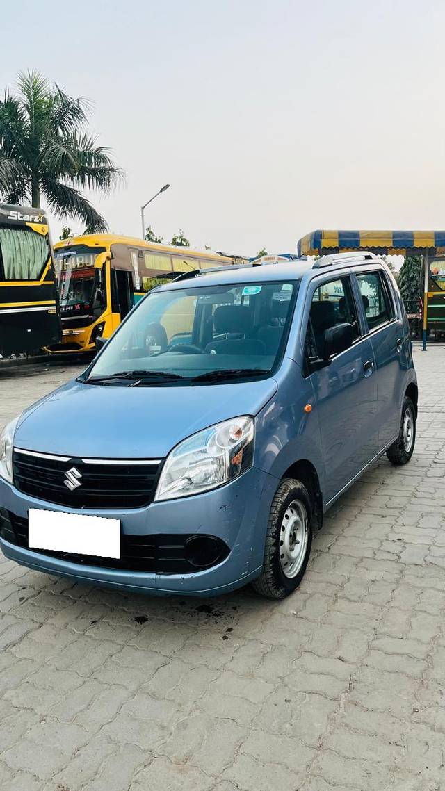 https://images10.gaadi.com/usedcar_image/4389966/original/processed_3c8cd166dc0919b6af475b711c1408cc.jpg?imwidth=6402