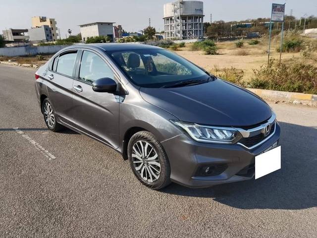 https://images10.gaadi.com/usedcar_image/4389977/original/processed_18ae0a7c84d43b470b2a70657daa2cf8.jpg?imwidth=6400