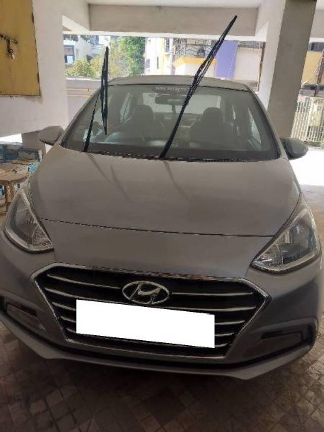 https://images10.gaadi.com/usedcar_image/4389989/original/processed_058f20af-098b-476a-8db8-9d6001a0f7f7.jpg?imwidth=6402