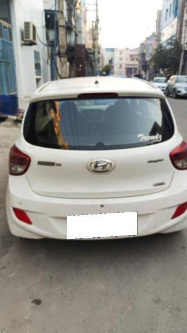 https://images10.gaadi.com/usedcar_image/4390059/original/6d18d03308922a9d3923ca9832eb7cf9.jpeg?imwidth=6401