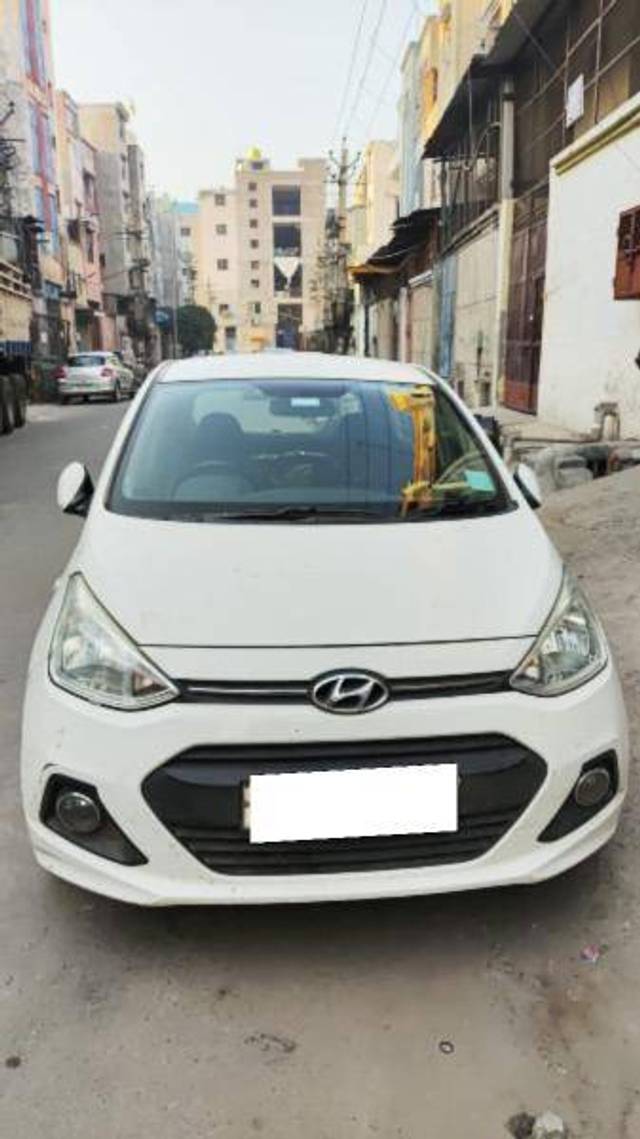 https://images10.gaadi.com/usedcar_image/4390059/original/8f43c54d1949d550f7816d521e1dce36.jpeg?imwidth=6400