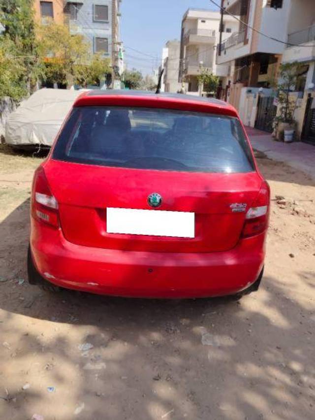 https://images10.gaadi.com/usedcar_image/4390061/original/dc7e204c761c82c6d30e2baba0ef6128.jpg?imwidth=6401