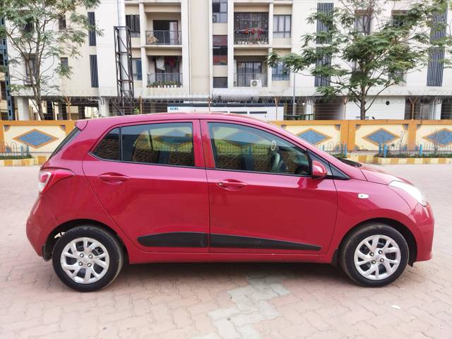 https://images10.gaadi.com/usedcar_image/4390077/original/processed_70237ed418bc22a297192b84a9b8a889.jpg?imwidth=6401