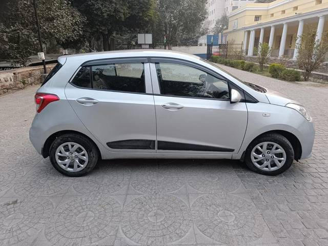 https://images10.gaadi.com/usedcar_image/4390328/original/44628929-60b9-4eac-8517-544311686aeb.jpg?imwidth=6401