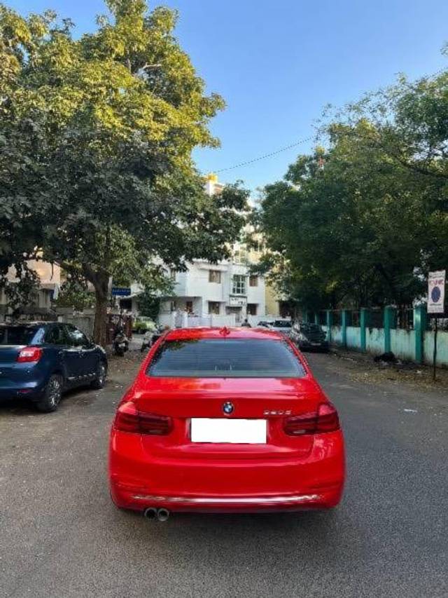 https://images10.gaadi.com/usedcar_image/4390329/original/processed_93fd1072-d49f-4734-87ff-42eeed2e8f5a.jpeg?imwidth=6402