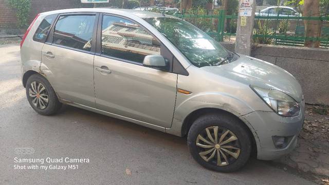 https://images10.gaadi.com/usedcar_image/4390406/original/1b9aae8bd5cc73385dfd43a8e3437cb8.jpg?imwidth=6400