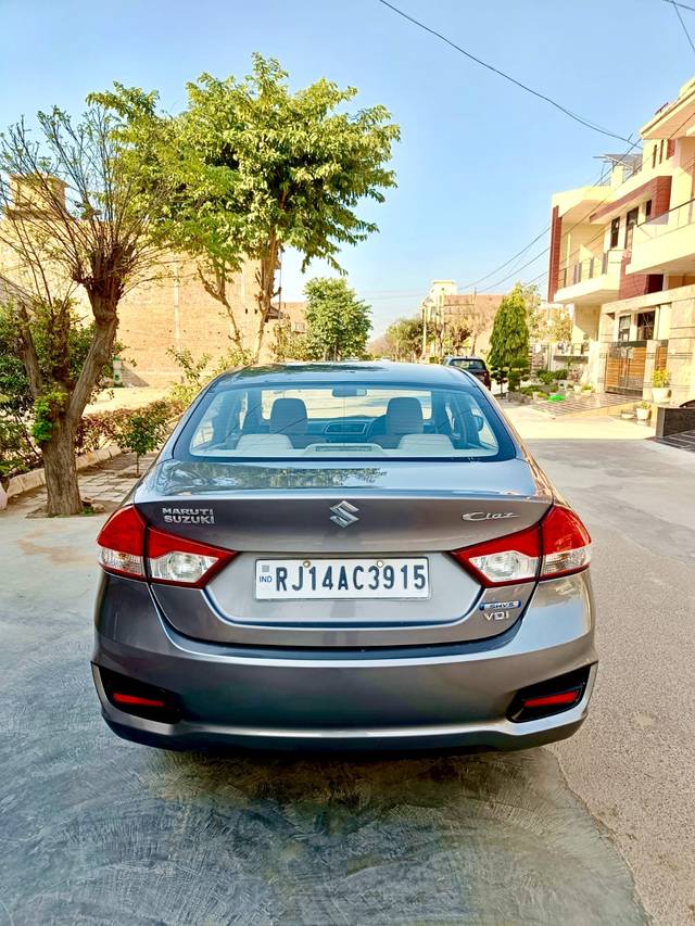 https://images10.gaadi.com/usedcar_image/4390561/original/b652b10009e678d64d376e253647a518.jpg?imwidth=6401