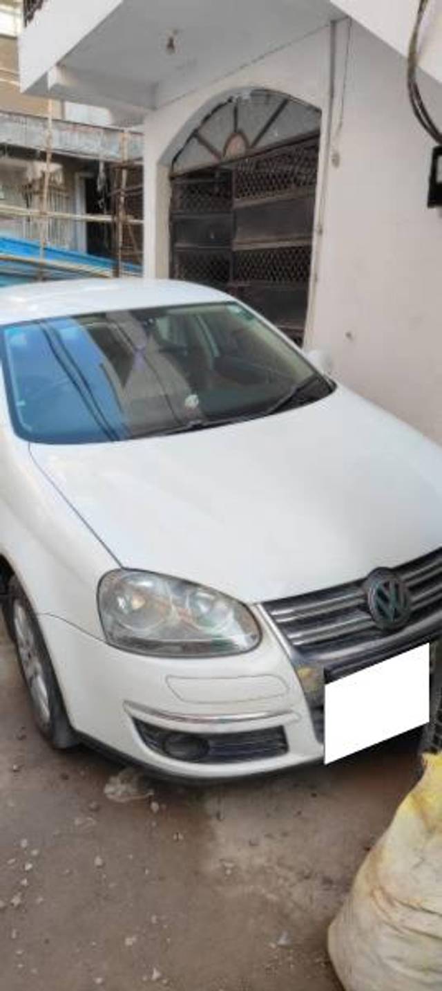 https://images10.gaadi.com/usedcar_image/4390586/original/processed_6ae4ba64-d639-4614-9145-12822b1bd825.jpeg?imwidth=6400