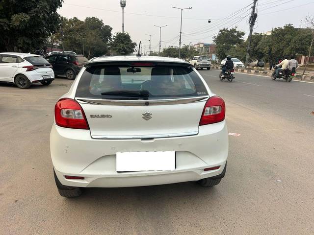 https://images10.gaadi.com/usedcar_image/4390628/original/processed_a9ca21f6044fe88555ff7de17dc2e1a3.jpg?imwidth=6402