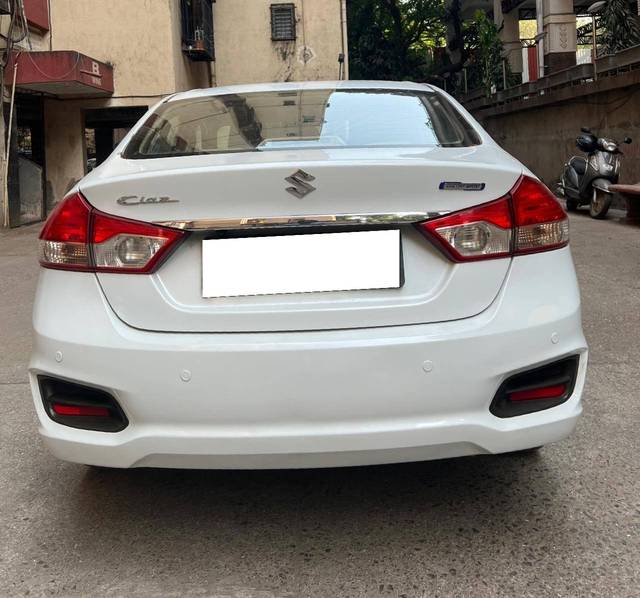 https://images10.gaadi.com/usedcar_image/4390639/original/processed_9dbfead9147375a93e1fd9bb08fad55e.jpg?imwidth=6401