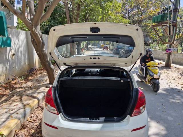 https://images10.gaadi.com/usedcar_image/4390681/original/2fb7cdc999a00fe26a85eefde83a59f3.jpeg?imwidth=6402
