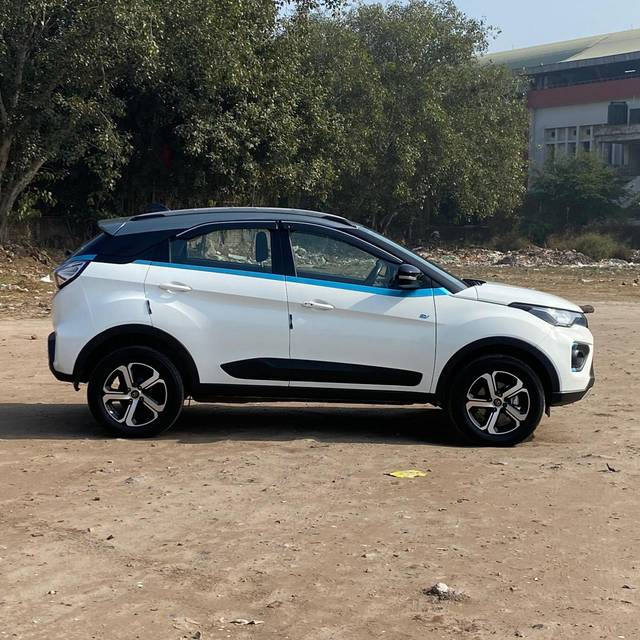 https://images10.gaadi.com/usedcar_image/4390695/original/40e31c24113b92e227241db2e6663bd0.jpg?imwidth=6401