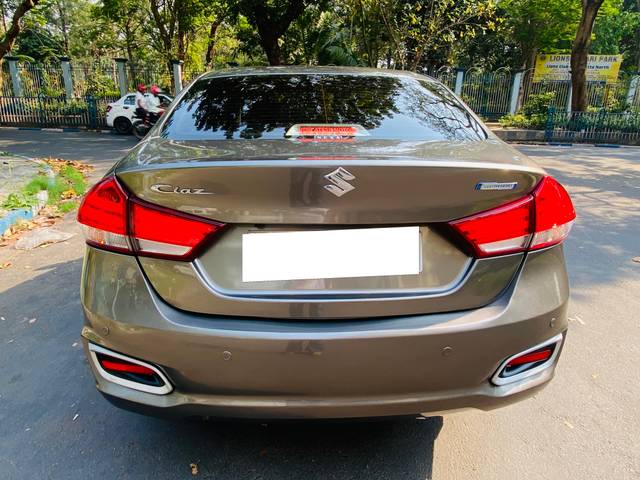 https://images10.gaadi.com/usedcar_image/4390696/original/processed_6404edde01fd8a5852068871a510afbe.jpg?imwidth=6402