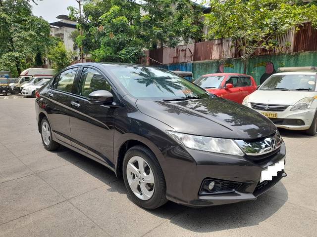 https://images10.gaadi.com/usedcar_image/4390815/original/48b27f6eb0e88bc67ba86a3c58254966.jpg?imwidth=6400