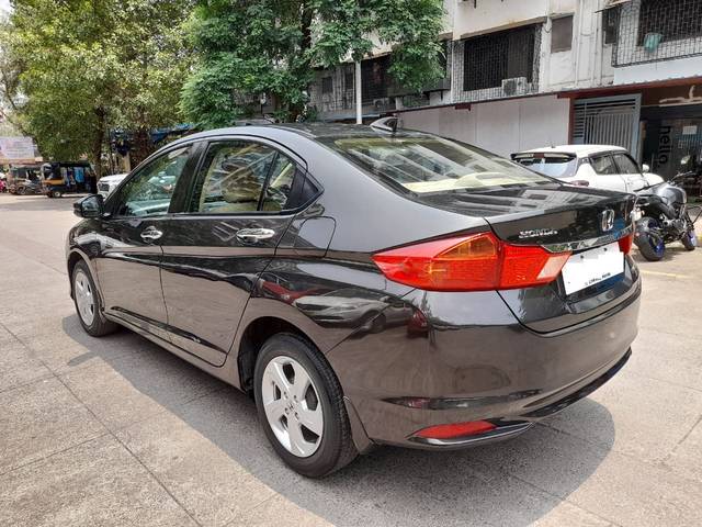 https://images10.gaadi.com/usedcar_image/4390815/original/4da4170f6df470889f9762bfc661fa85.jpg?imwidth=6402