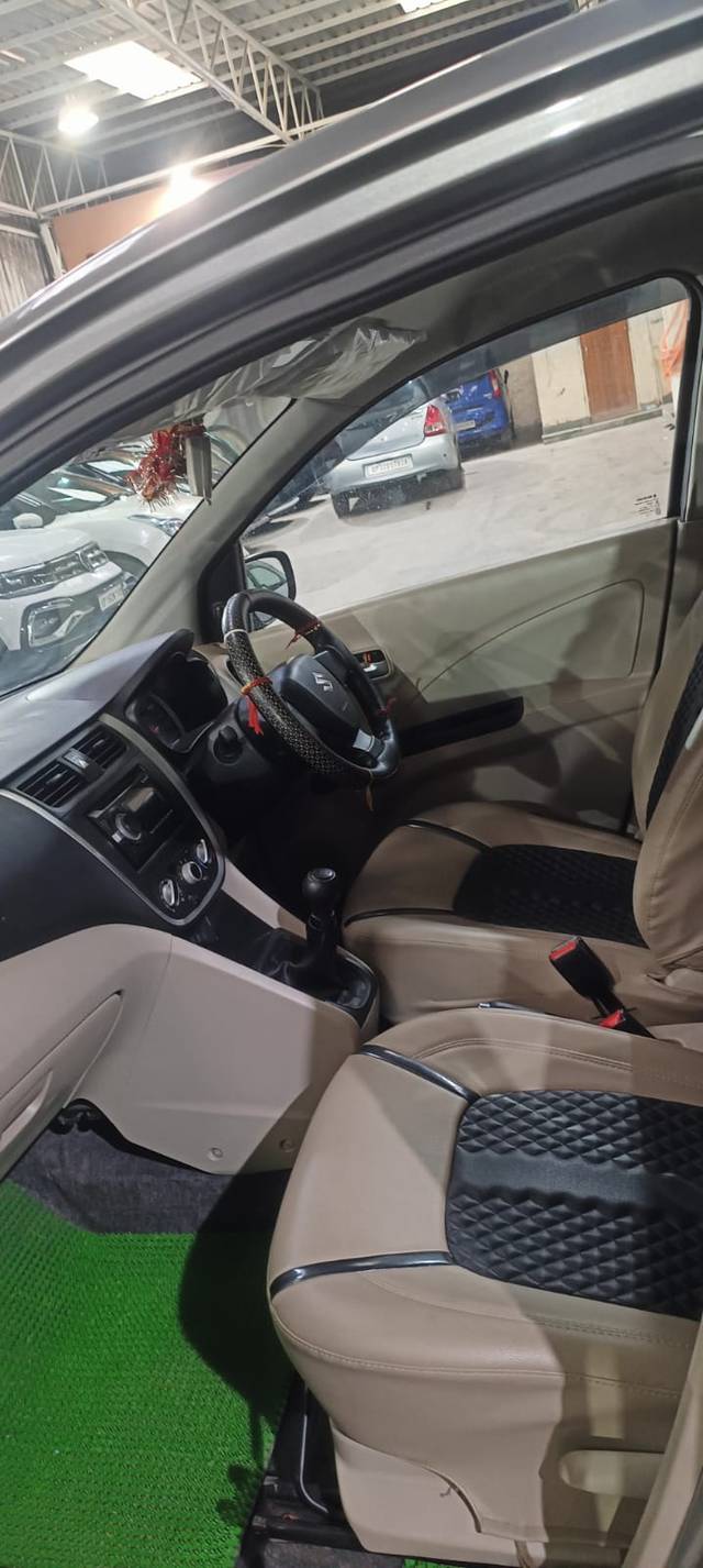 https://images10.gaadi.com/usedcar_image/4390816/original/c5d857bf454482d1dc1ac7e6c1082753.jpg?imwidth=6402