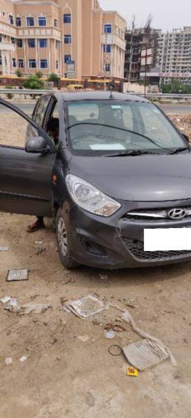 https://images10.gaadi.com/usedcar_image/4390819/original/a2bdeb43a7a1b0de437b148fbbef6226.jpeg?imwidth=6400