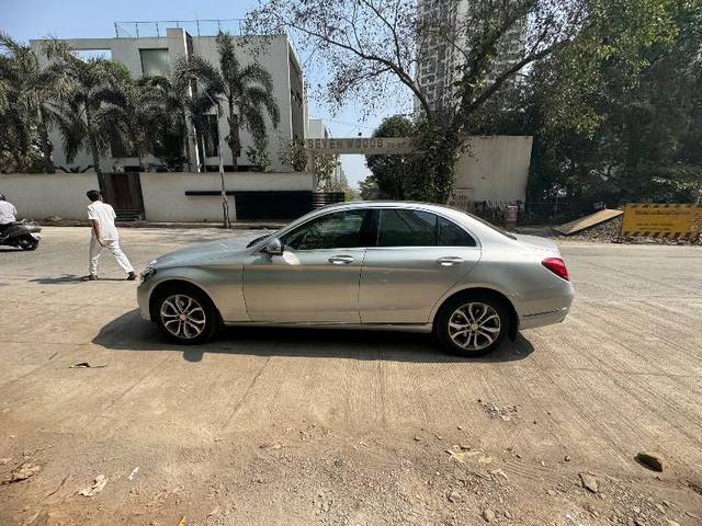 https://images10.gaadi.com/usedcar_image/4390891/original/ab8b87f94ce636eea8a3968c457bb089.jpeg?imwidth=6400