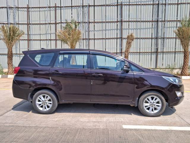 https://images10.gaadi.com/usedcar_image/4390954/original/09ca5892fec1f01f026bc9500fccfdfb.jpg?imwidth=6401