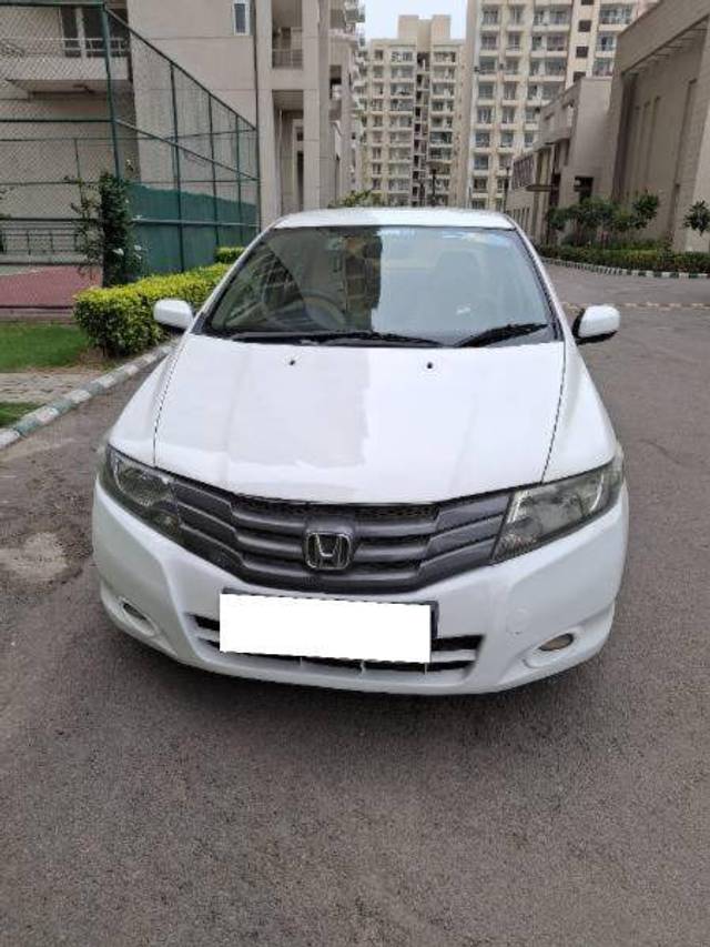https://images10.gaadi.com/usedcar_image/4390963/original/7624112db7dca36a81c21bdef1aa5002.jpg?imwidth=6400