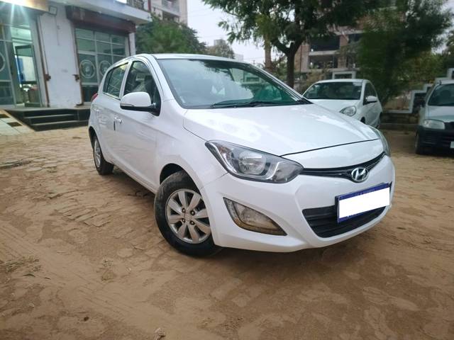 https://images10.gaadi.com/usedcar_image/4390994/original/processed_bdeb5b3430914c503d375cad5d28edb5.jpg?imwidth=6400